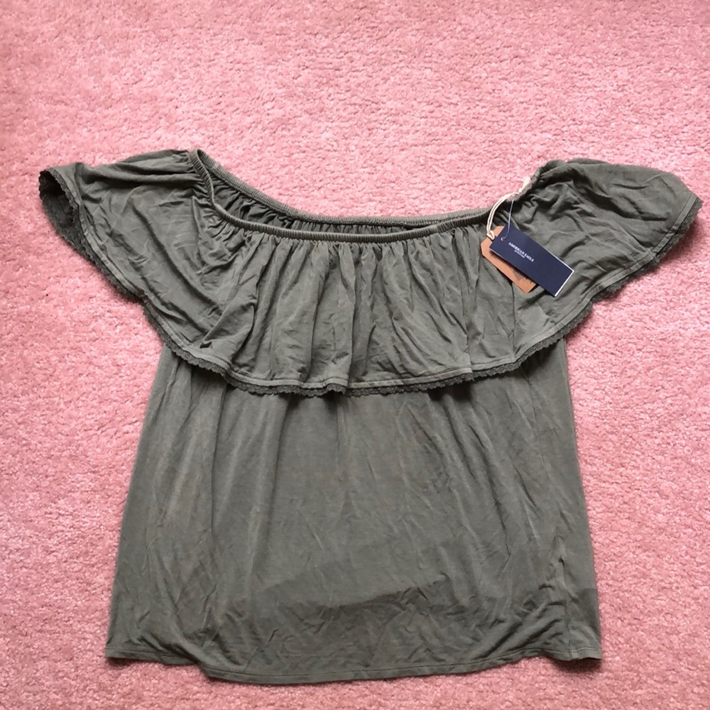 Off the shoulder American Eagle top